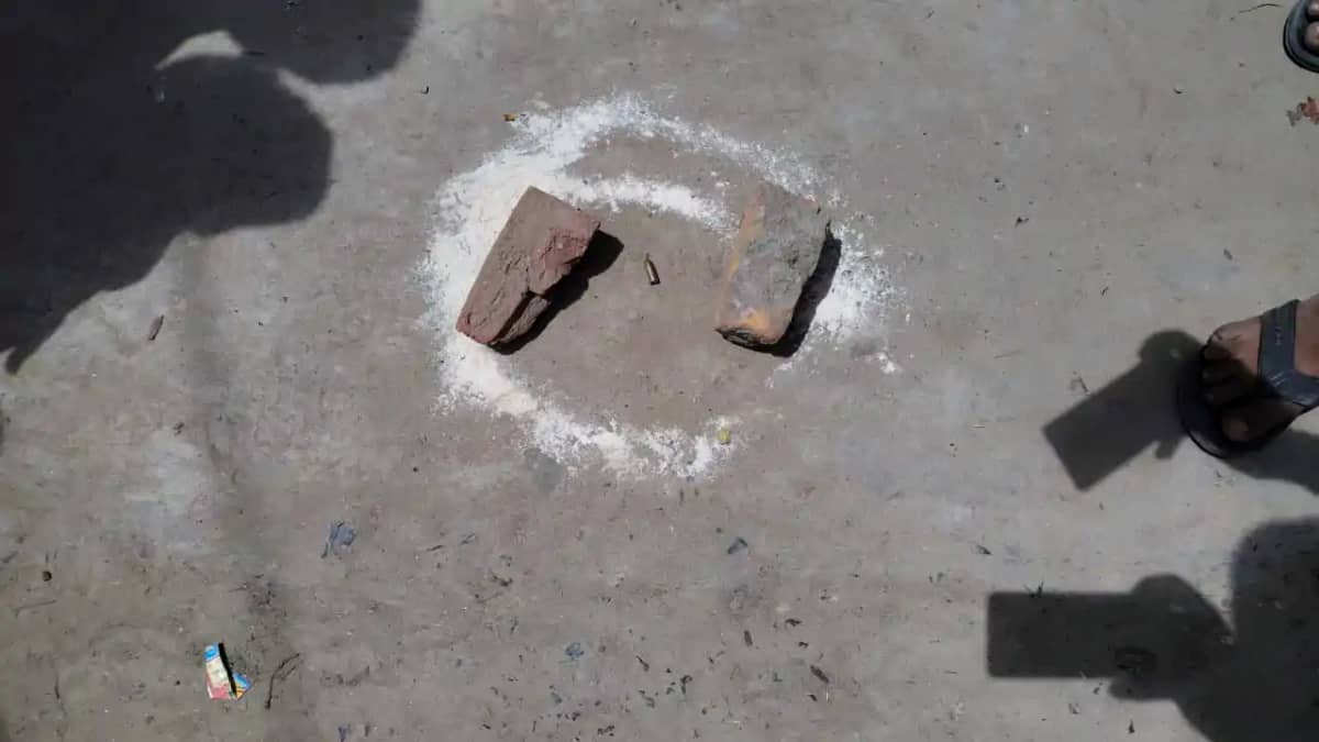 Bihar Crime News : सिवान में बेख़ौफ़ बदमाशों ने दिनदहाड़े ज्वेल Bihar Crime News : सिवान में बेख़ौफ़ बदमाशों ने दिनदहाड़े ज्वेल