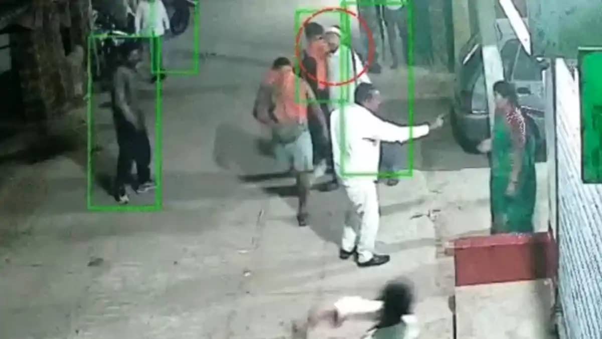 Bihar Crime : नालंदा में आपसी विवाद में घर पर चढ़कर बदमाशों Bihar Crime : नालंदा में आपसी विवाद में घर पर चढ़कर बदमाशों