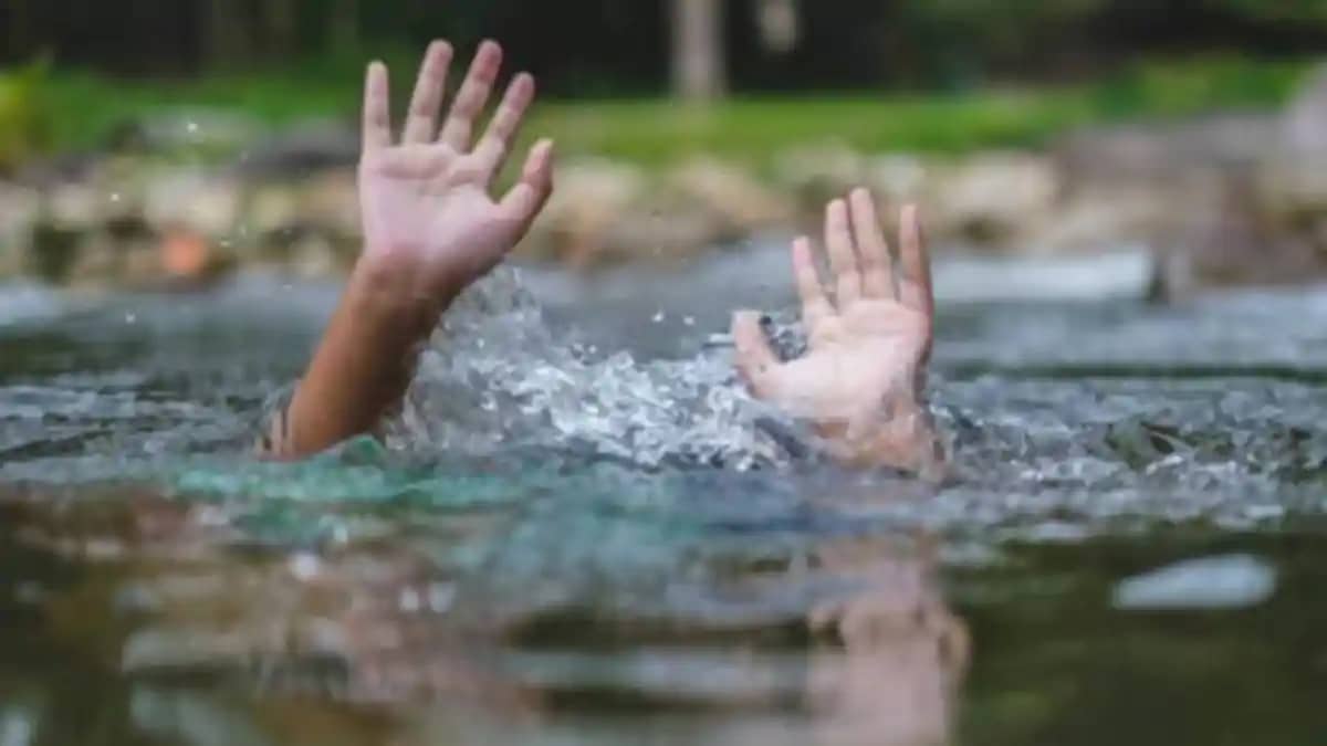 Kosi River Tragedy 3 Friends Drown While Bathing Kosi River Tragedy 3 Friends Drown While Bathing