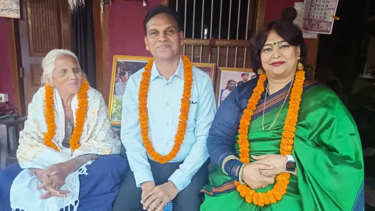 Bihar News : राष्ट्रपति पुरस्कार से सम्मानित प्राचार्य पहुंच Bihar News : राष्ट्रपति पुरस्कार से सम्मानित प्राचार्य पहुंच