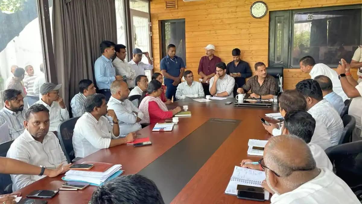 Bihar News : सारण में बाढ़ के बाद पुनर्निर्माण और राहत कार्य Bihar News : सारण में बाढ़ के बाद पुनर्निर्माण और राहत कार्य