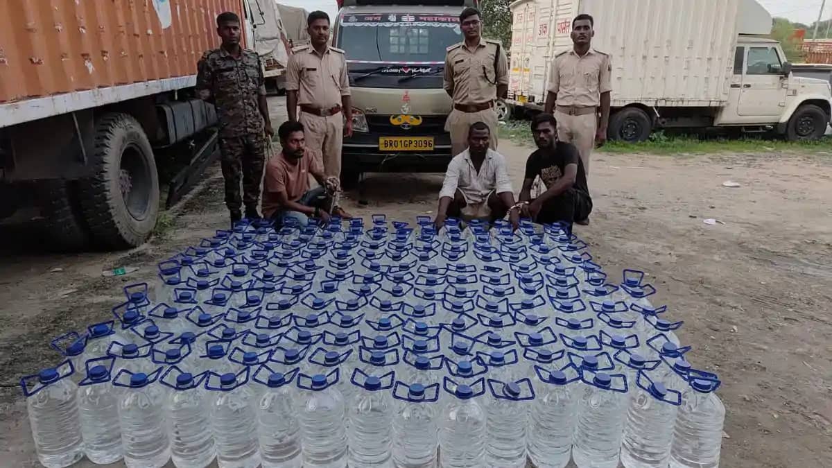 गया में अवैध स्प्रिट की बड़ी खेप बरामद: 945 लीटर स्प्रिट के गया में अवैध स्प्रिट की बड़ी खेप बरामद: 945 लीटर स्प्रिट के