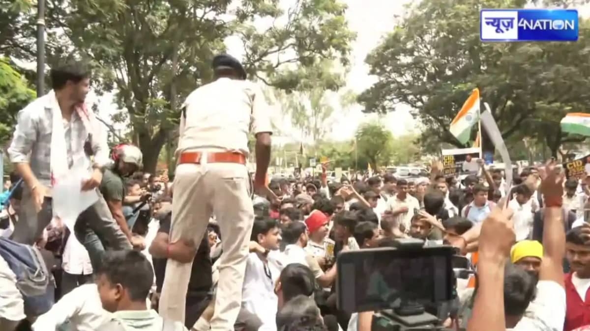 15 000 Students Break Barricades Reach 500m From Ranchi Asse 15 000 Students Break Barricades Reach 500m From Ranchi Asse