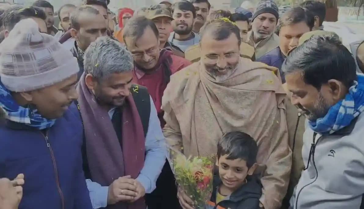 'दूसरों का घर उजाड़ने वालों का अपना कुनबा अब बिखर रहा'...-नि 'दूसरों का घर उजाड़ने वालों का अपना कुनबा अब बिखर रहा'...-नि