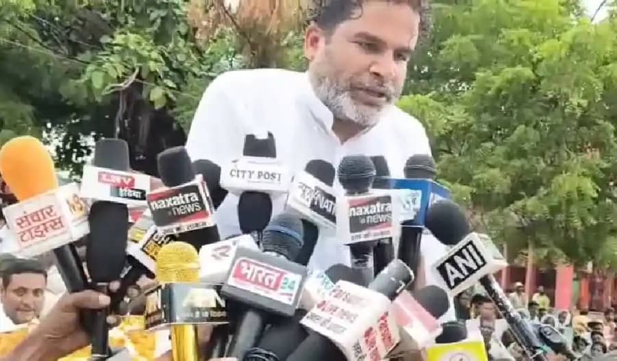 Bihar Politics - बिहार में लालू-तेजस्वी चला रहे कांग्रेस पार Bihar Politics - बिहार में लालू-तेजस्वी चला रहे कांग्रेस पार