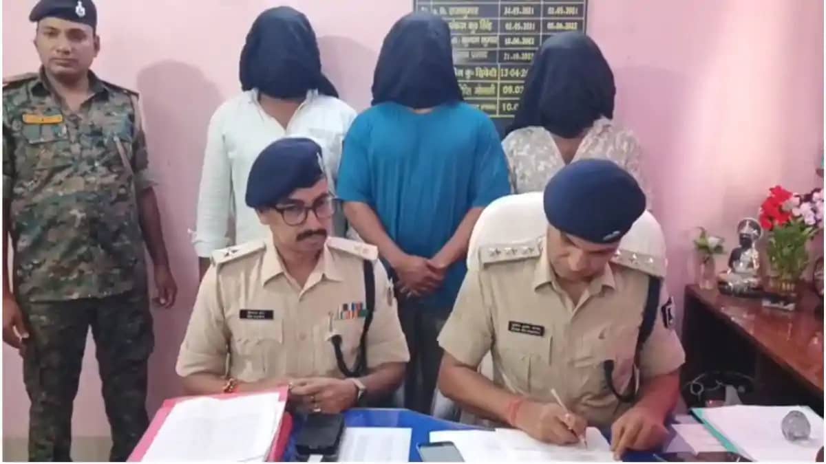9 लाख की जेवरात चोरी का पर्दाफाश: रिश्तेदार ही निकला मास्टरम 9 लाख की जेवरात चोरी का पर्दाफाश: रिश्तेदार ही निकला मास्टरम