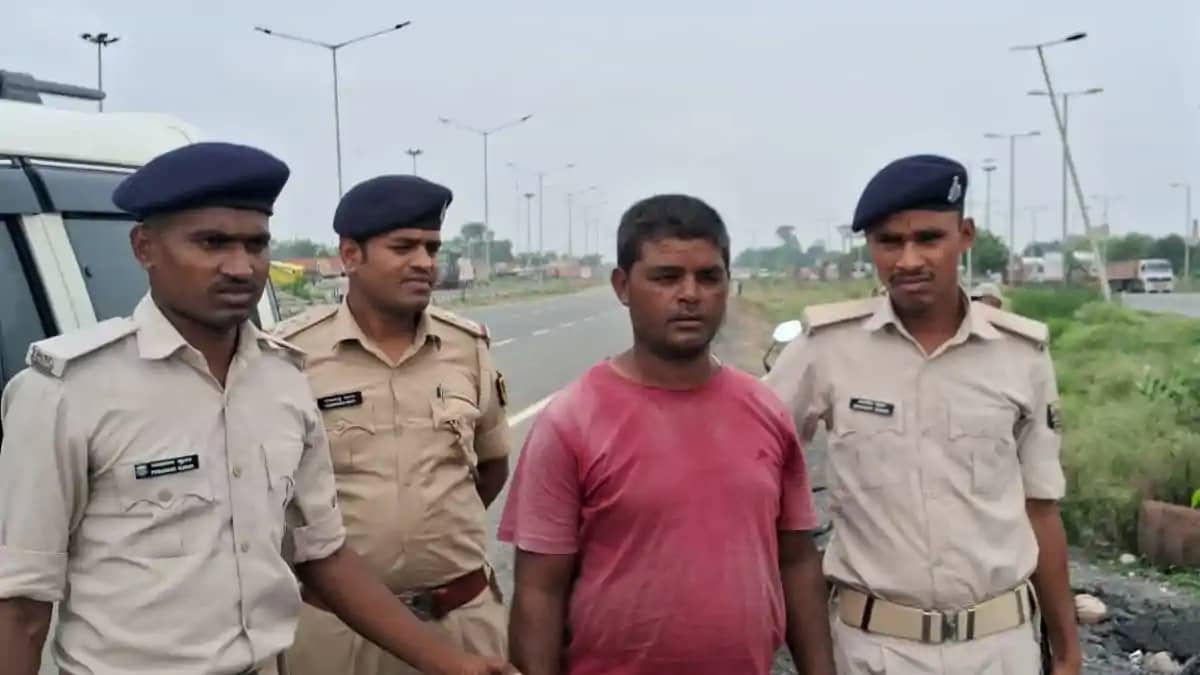 मोहनिया चेक पोस्ट पर फिर अवैध उगाही: एसपी की बड़ी कार्रवाई क मोहनिया चेक पोस्ट पर फिर अवैध उगाही: एसपी की बड़ी कार्रवाई क