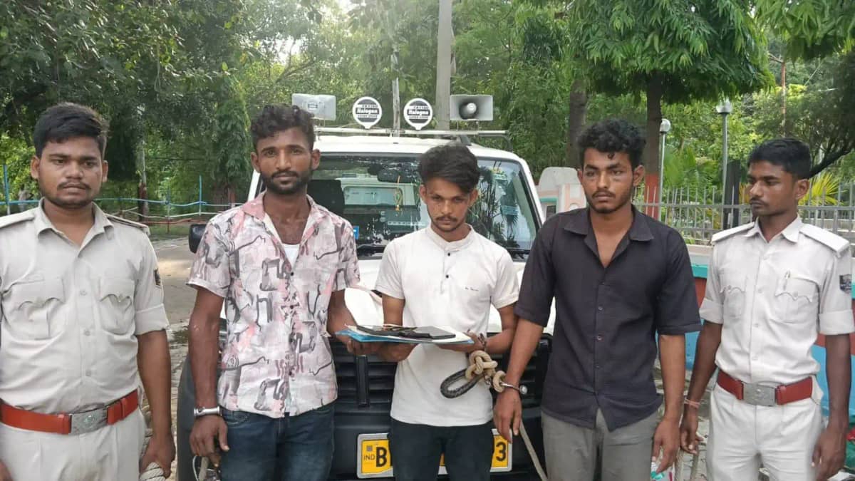 muzaffarpur snatching woman purse public beat criminals arre muzaffarpur snatching woman purse public beat criminals arre