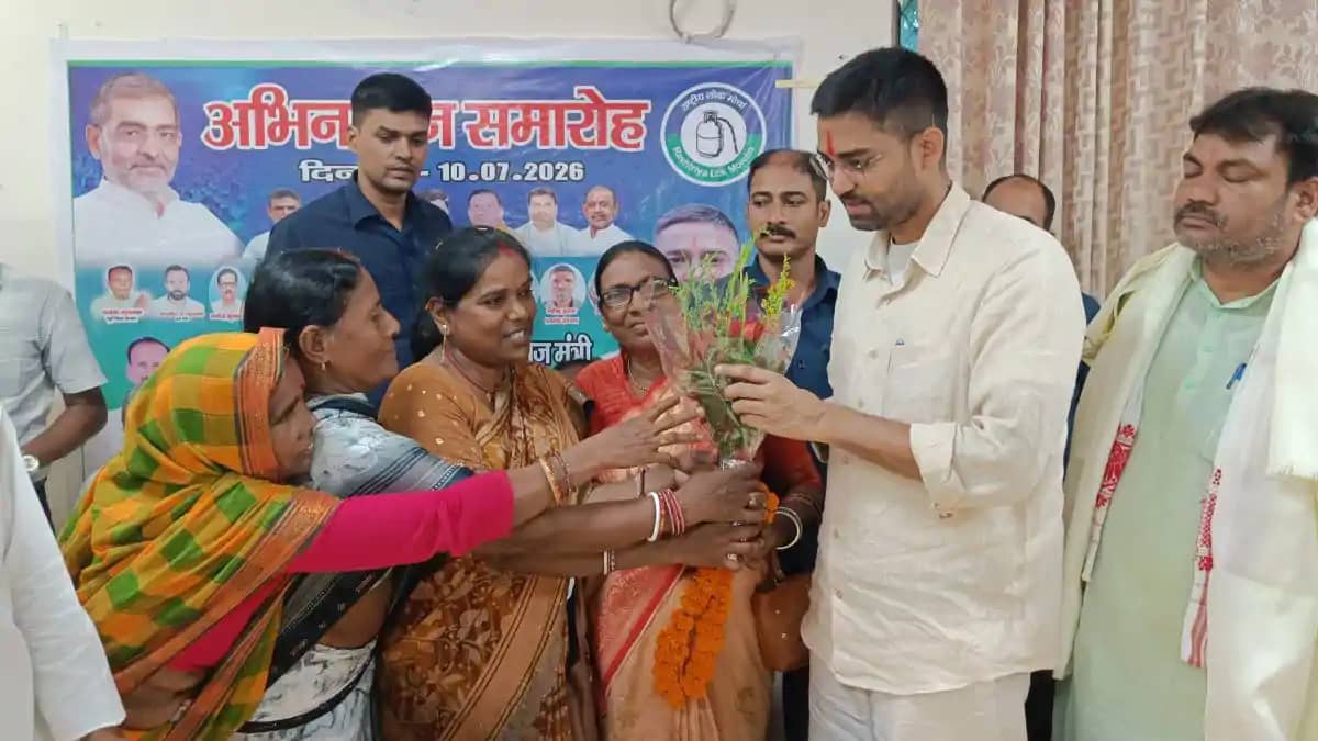 नवादा पहुंचे पंचायती राज मंत्री दीपक प्रकाश, एनडीए कार्यकर्त नवादा पहुंचे पंचायती राज मंत्री दीपक प्रकाश, एनडीए कार्यकर्त