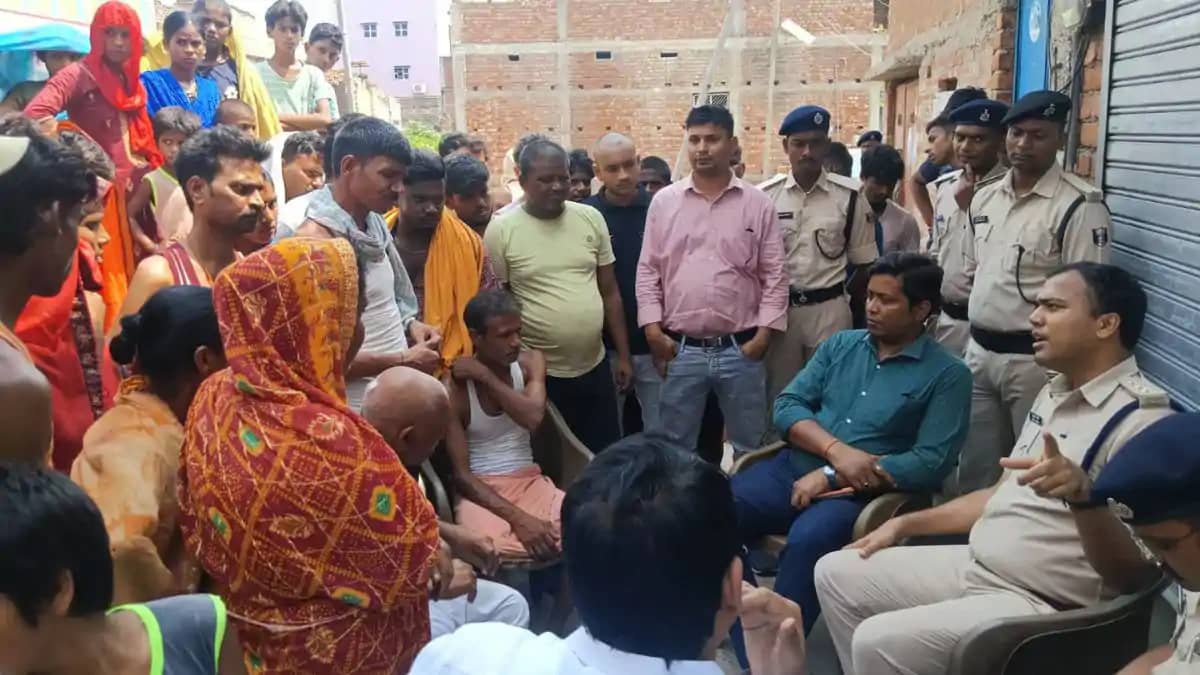 10 रुपये के विवाद में युवक पर जानलेवा हमला: दो समुदायों के ब 10 रुपये के विवाद में युवक पर जानलेवा हमला: दो समुदायों के ब