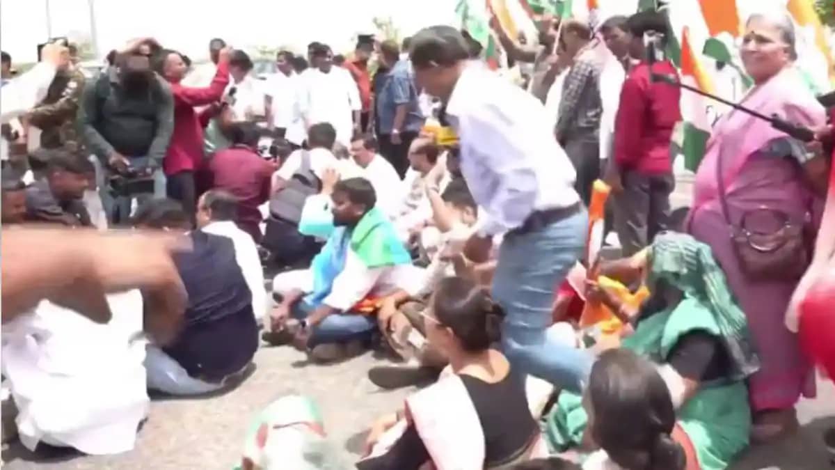 झारखंड में राज्यसभा चुनाव पर रार : परिमल नाथवानी के नामांकन झारखंड में राज्यसभा चुनाव पर रार : परिमल नाथवानी के नामांकन