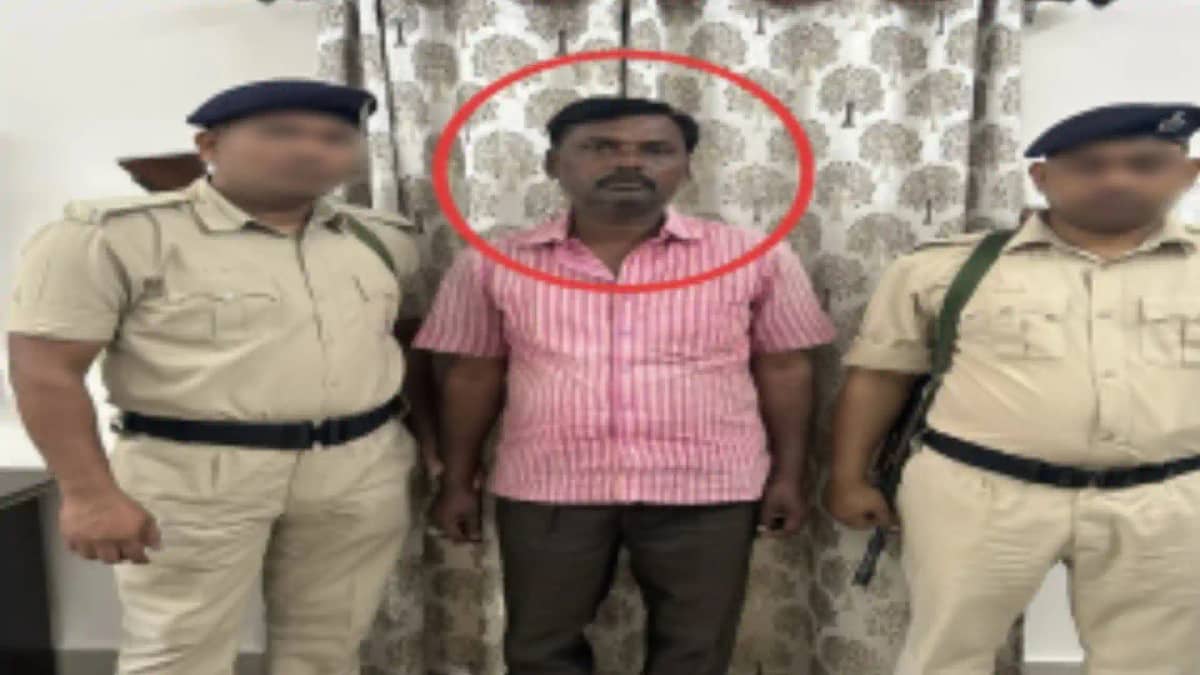 Mukhiya ji's 'commission-taking' proved costly: Vigilance na Mukhiya ji's 'commission-taking' proved costly: Vigilance na