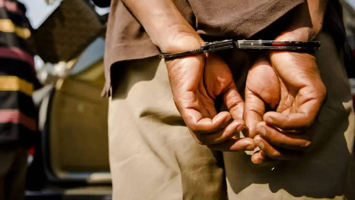 Bihar News : घर से 40 किलोमीटर दूर स्कूल, एडमिशन से पहले बनन Bihar News : घर से 40 किलोमीटर दूर स्कूल, एडमिशन से पहले बनन