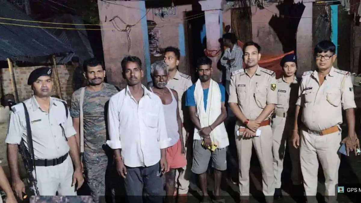 Saharsa Police Arrest Five Wanted Accused in Warrant Drive Saharsa Police Arrest Five Wanted Accused in Warrant Drive