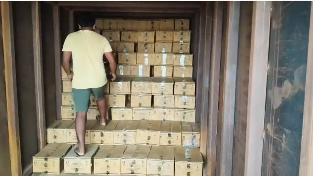 Bihar News : कैमूर में उत्पाद विभाग की टीम ने की बड़ी कार्रव Bihar News : कैमूर में उत्पाद विभाग की टीम ने की बड़ी कार्रव