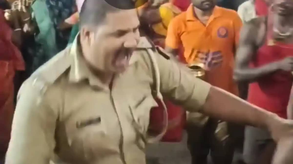 Bihar News : मुजफ्फरपुर में बाबा खगेश्वर नाथ मंदिर में ASI न Bihar News : मुजफ्फरपुर में बाबा खगेश्वर नाथ मंदिर में ASI न
