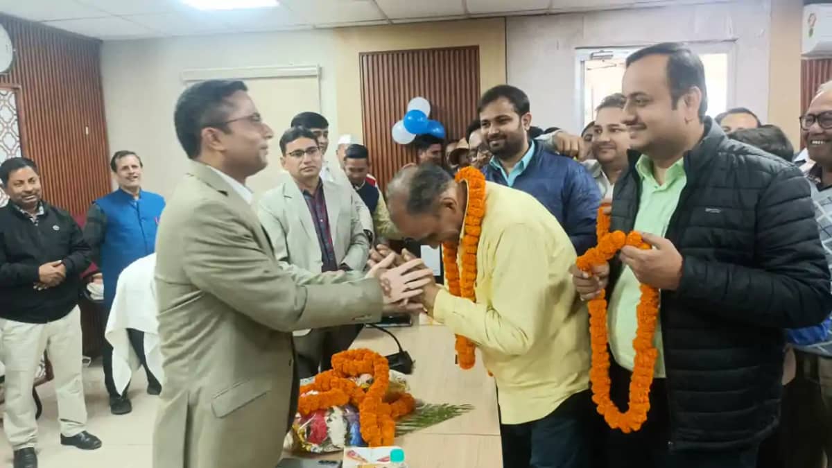 Bihar News : आप ही मेरे अन्नदाता रहे और नॉनस्टॉप सेवा देते र Bihar News : आप ही मेरे अन्नदाता रहे और नॉनस्टॉप सेवा देते र