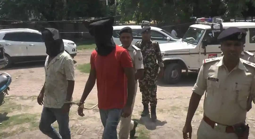 Bihar Crime - बस स्टैंड में वर्चस्व दिखाने के लिए गोलीबारी Bihar Crime - बस स्टैंड में वर्चस्व दिखाने के लिए गोलीबारी