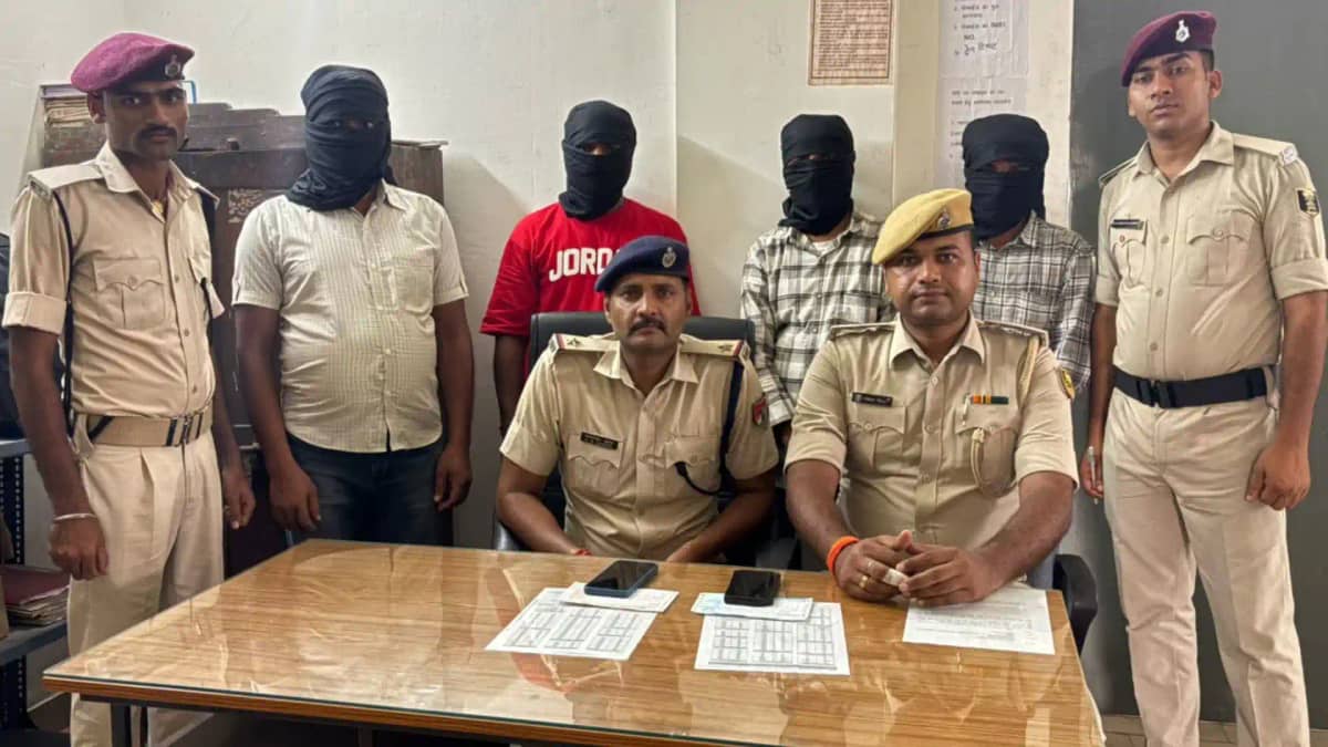 pawan express railway ticket tampering fraud 4 passengers ar pawan express railway ticket tampering fraud 4 passengers ar