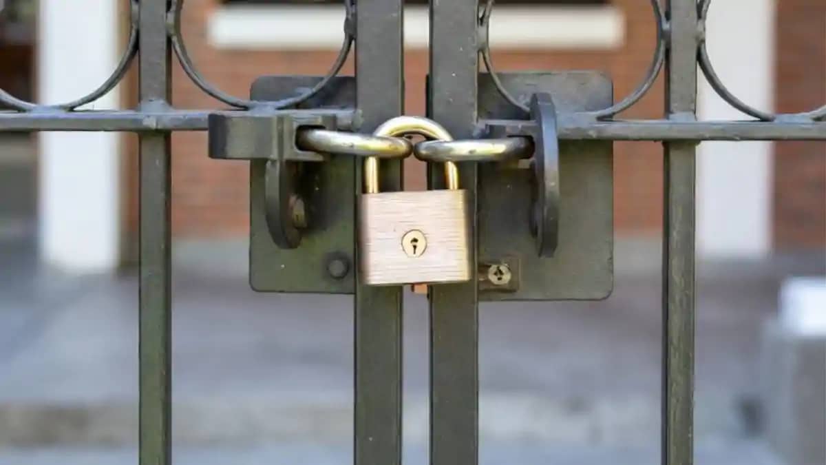 School locked revolt against headmaster School locked revolt against headmaster