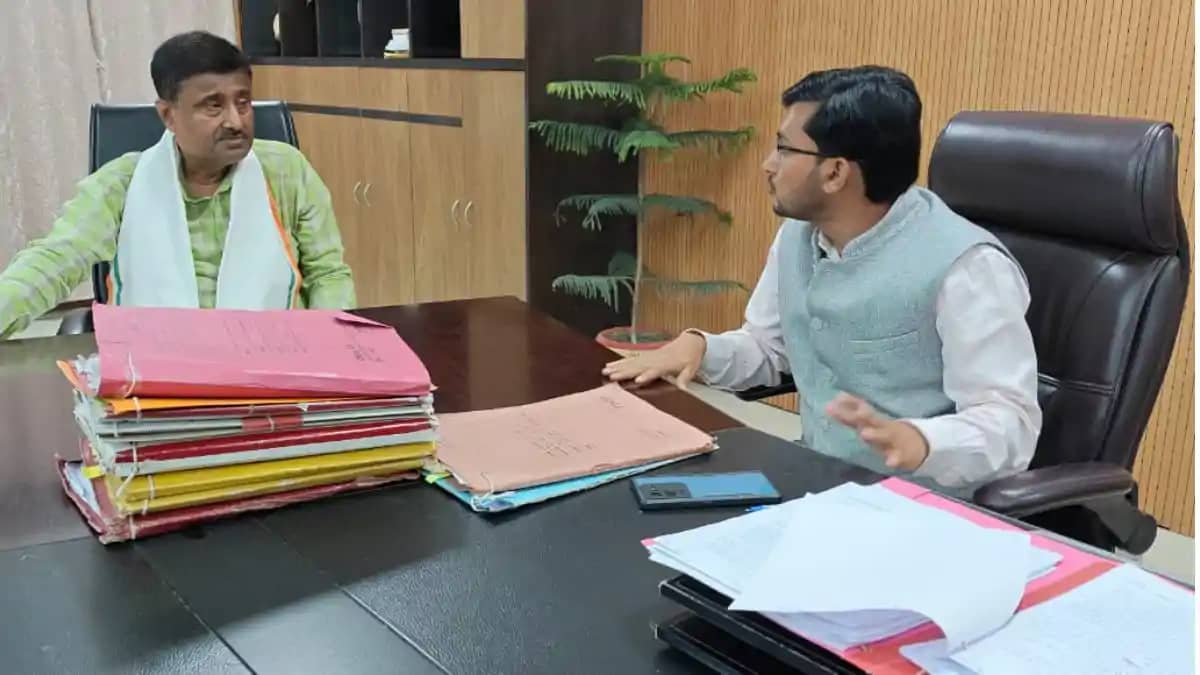 कांटी विधायक की पहल लाई रंग: रौतिनिया डंपिंग प्वाइंट से कचरा कांटी विधायक की पहल लाई रंग: रौतिनिया डंपिंग प्वाइंट से कचरा