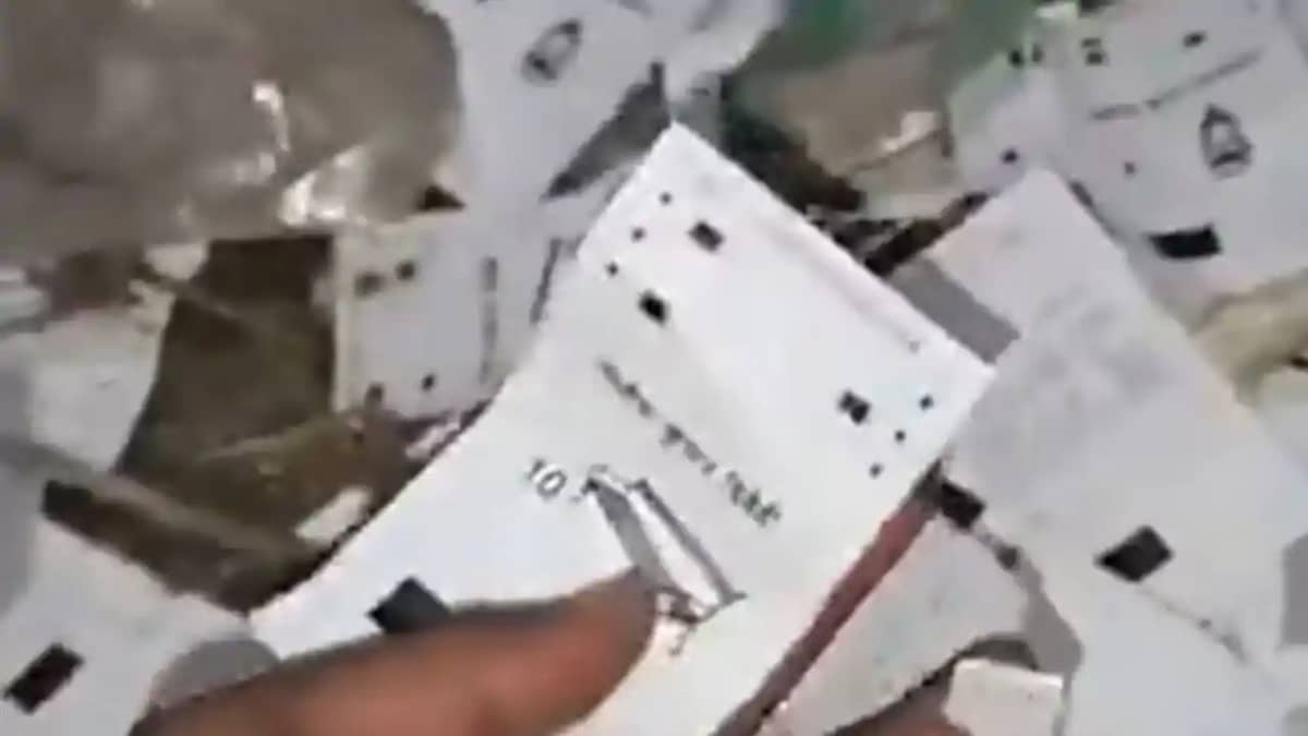 VVPAT slips found in garbage in Siwan VVPAT slips found in garbage in Siwan