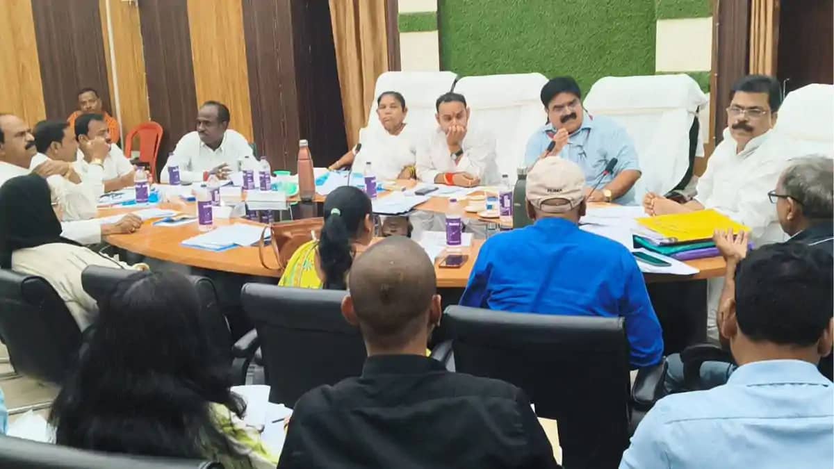 पितृपक्ष मेले की तैयारियों में जुटा गयाजी नगर निगम: सफाई की पितृपक्ष मेले की तैयारियों में जुटा गयाजी नगर निगम: सफाई की