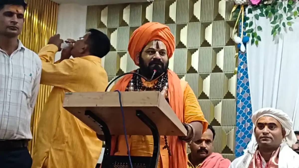 Bihar News : पप्पू यादव पर भड़के महंत राजू दास, सांसद को बता Bihar News : पप्पू यादव पर भड़के महंत राजू दास, सांसद को बता