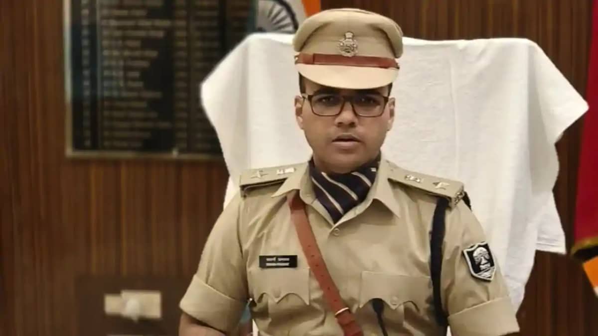Bihar News : मोतिहारी एसपी ने अपराधियों पर कसा शिकंजा, 2025 Bihar News : मोतिहारी एसपी ने अपराधियों पर कसा शिकंजा, 2025