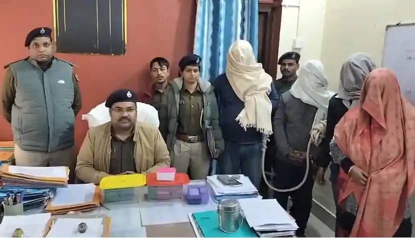 सफेद जहर की 'फैमिली' स्मगलिंग! कार में छिपा रखी थी करोड़ों की सफेद जहर की 'फैमिली' स्मगलिंग! कार में छिपा रखी थी करोड़ों की
