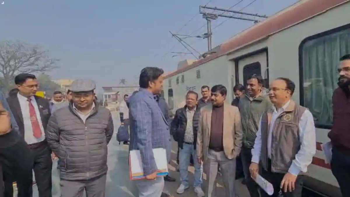 Bihar Railways to Introduce Sleeper Coaches Bihar Railways to Introduce Sleeper Coaches