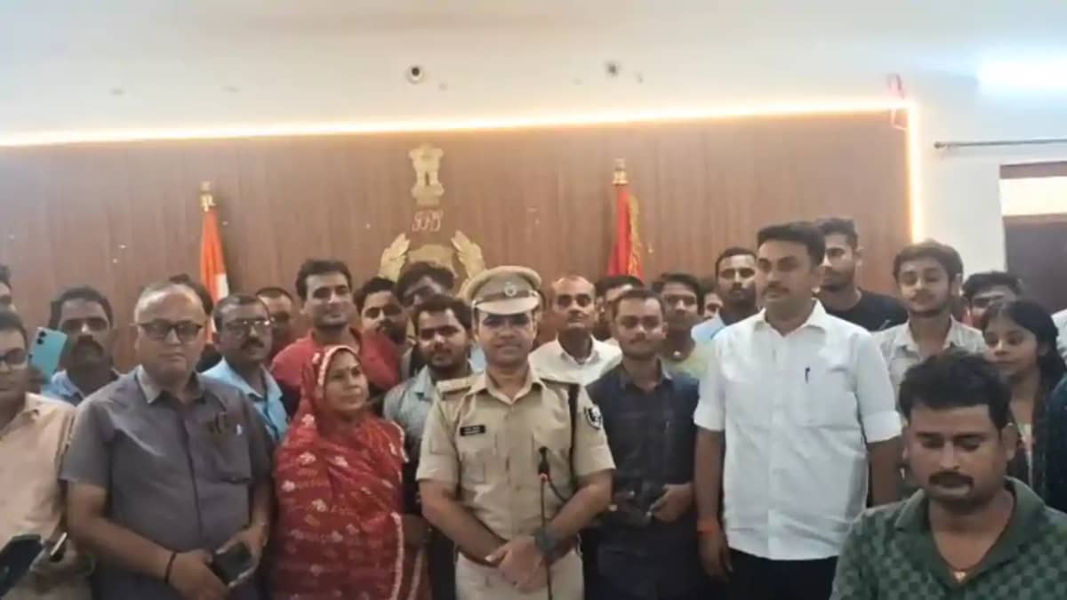 Bihar News : मोतिहारी पुलिस ने 'ऑपरेशन मुस्कान' के तहत लौटाए Bihar News : मोतिहारी पुलिस ने 'ऑपरेशन मुस्कान' के तहत लौटाए