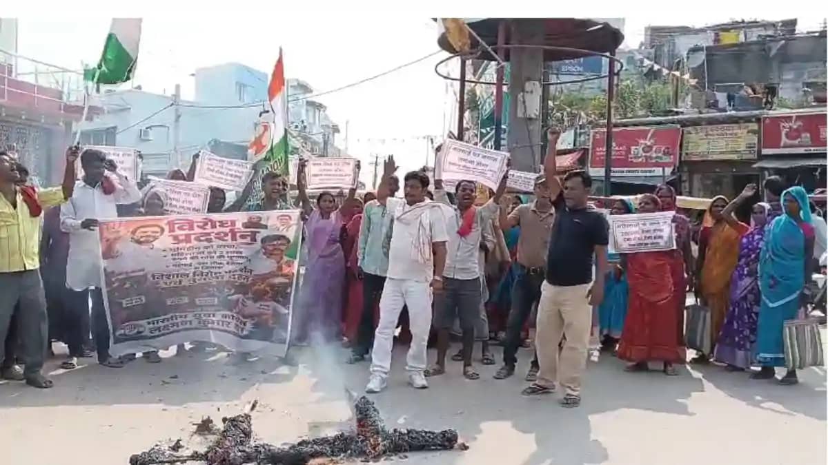 महंगाई और बेरोजगारी पर युवा कांग्रेस का हल्लाबोल: शहर में नि महंगाई और बेरोजगारी पर युवा कांग्रेस का हल्लाबोल: शहर में नि