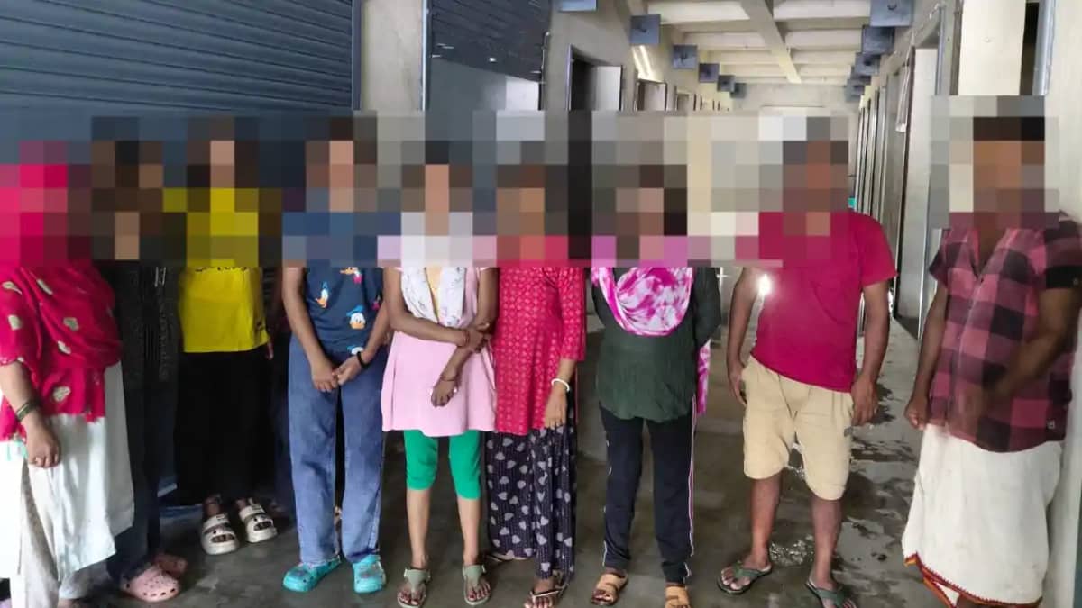 Bihar News : मुजफ्फरपुर में सेक्स रैकेट का पुलिस ने किया भंड Bihar News : मुजफ्फरपुर में सेक्स रैकेट का पुलिस ने किया भंड