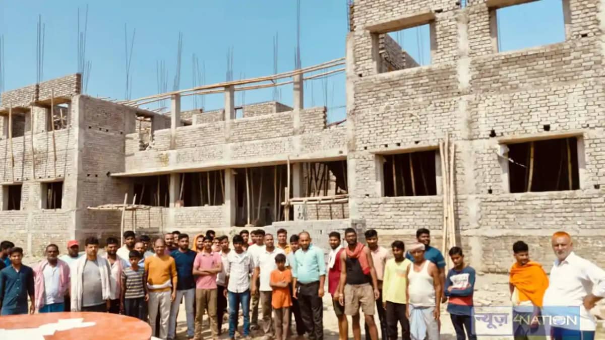 BIHAR SCHOOL NEWS - हाईस्कूल के नए भवन में हो रहे घटिया निर् BIHAR SCHOOL NEWS - हाईस्कूल के नए भवन में हो रहे घटिया निर्