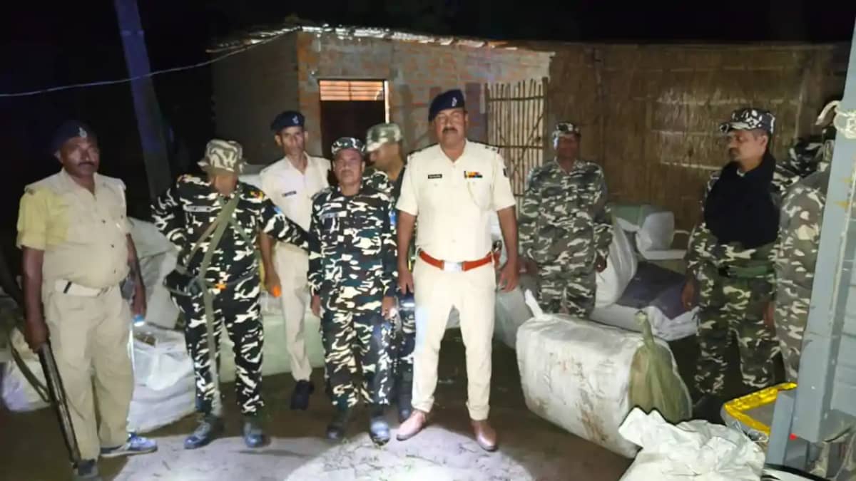 Bihar News : भारत-नेपाल सीमा पर एसएसबी ने तस्करों पर बड़ी का Bihar News : भारत-नेपाल सीमा पर एसएसबी ने तस्करों पर बड़ी का