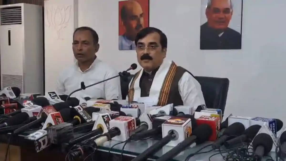 नकली दवा मामले में कोर्ट से बरी होने के बाद भाजपा विधायक जीव नकली दवा मामले में कोर्ट से बरी होने के बाद भाजपा विधायक जीव