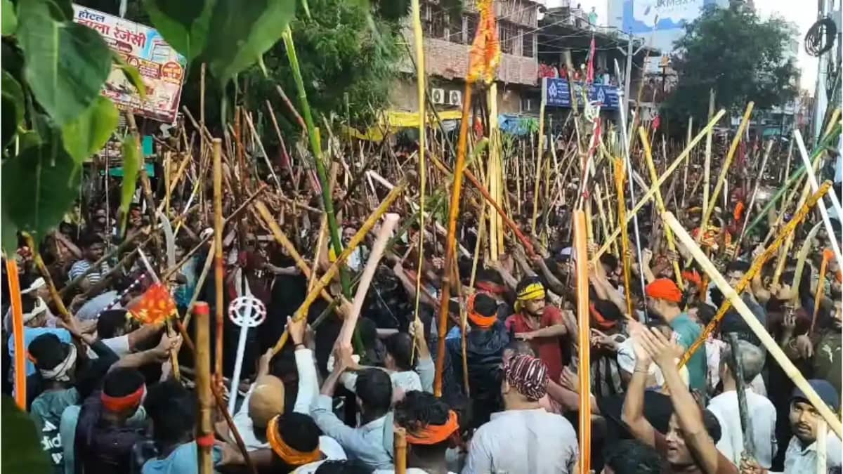 Bihar News : सिवान में मौनिया बाबा मेले में सांसद के एस्कॉर् Bihar News : सिवान में मौनिया बाबा मेले में सांसद के एस्कॉर्