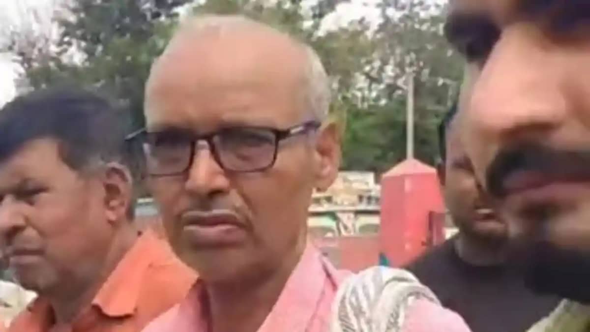 GAYAJI : खेत में हल जोत रहे किसान को जहरीले सांप ने डंसा, अस GAYAJI : खेत में हल जोत रहे किसान को जहरीले सांप ने डंसा, अस