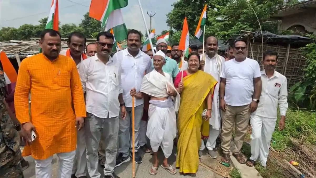 अररिया के फुलकाहा में निकली भव्य तिरंगा यात्रा: स्कूली बच्चो अररिया के फुलकाहा में निकली भव्य तिरंगा यात्रा: स्कूली बच्चो