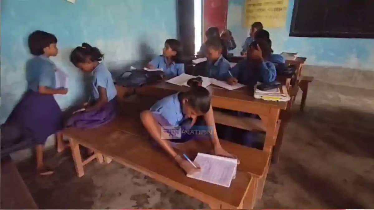 No Hands No Limits Katihar Girl Writes Her Dream With Her Fe No Hands No Limits Katihar Girl Writes Her Dream With Her Fe
