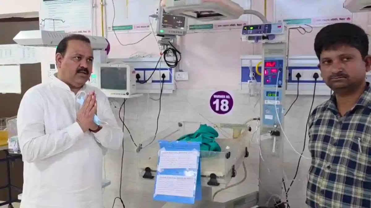 Bihar News : नवजात की मौत के बाद सासाराम सदर अस्पताल पहुंचे Bihar News : नवजात की मौत के बाद सासाराम सदर अस्पताल पहुंचे
