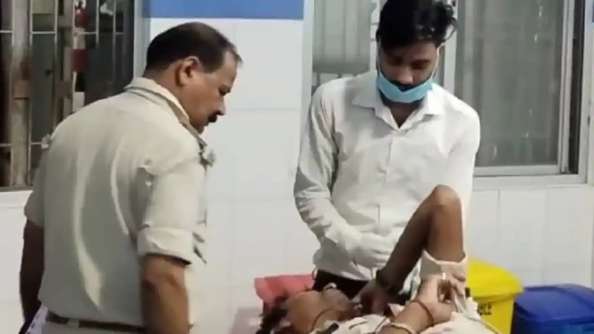 Bihar police - रिटायर दारोगा और उनके बेटे के झगड़े को सुलझान Bihar police - रिटायर दारोगा और उनके बेटे के झगड़े को सुलझान