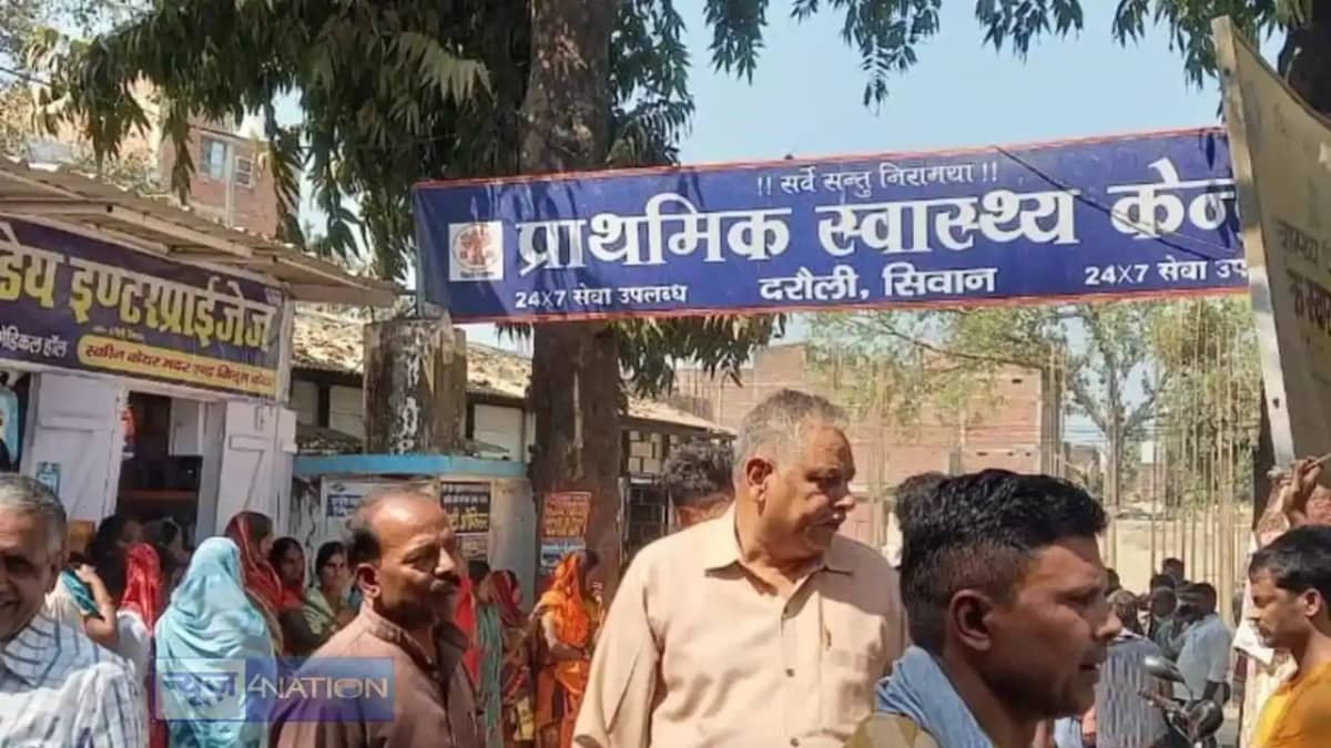 BIHAR NEWS - सरयू नदी में रील्स बनाने के दौरान तीन दोस्तों क BIHAR NEWS - सरयू नदी में रील्स बनाने के दौरान तीन दोस्तों क