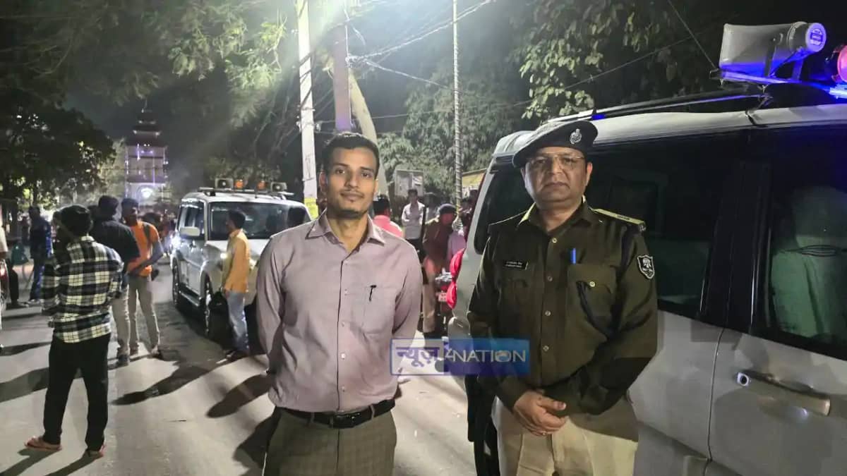 Bihar News : होलिका दहन से पहले सड़क पर उतरी सारण पुलिस, लहरि Bihar News : होलिका दहन से पहले सड़क पर उतरी सारण पुलिस, लहरि