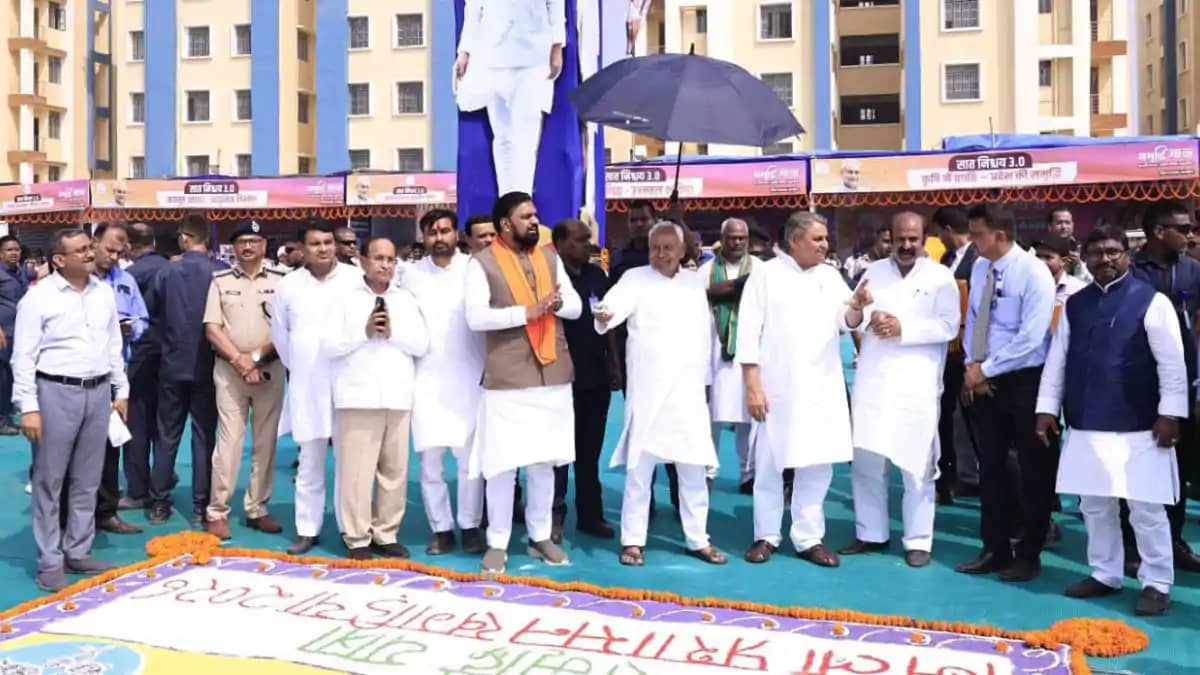 नीतीश कुमार की समृद्धि यात्रा: खगड़िया को 304 करोड़ की सौगात नीतीश कुमार की समृद्धि यात्रा: खगड़िया को 304 करोड़ की सौगात