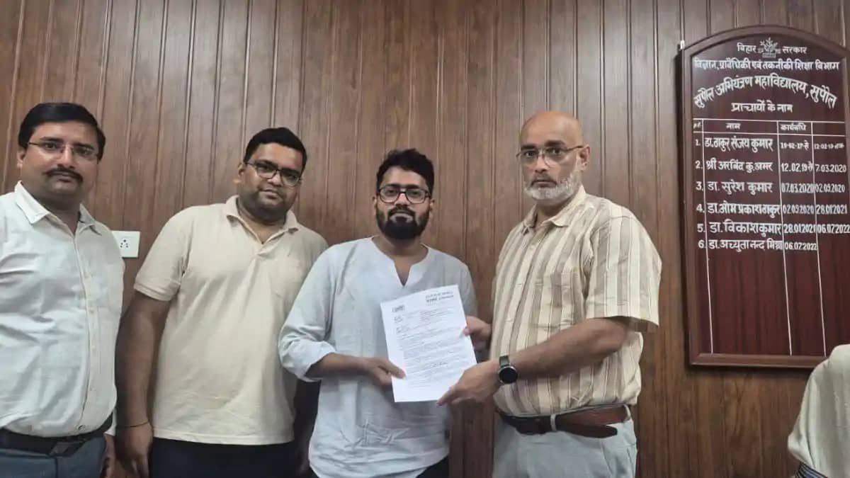 सुपौल का नाम रोशन: SCE के पूर्व छात्र कृष्ण कांत का NTPC में सुपौल का नाम रोशन: SCE के पूर्व छात्र कृष्ण कांत का NTPC में