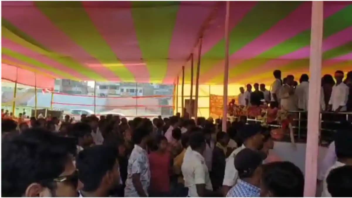 वैशाली में हाईवोल्टेज ड्रामा: चिराग पासवान के नहीं आने पर भड वैशाली में हाईवोल्टेज ड्रामा: चिराग पासवान के नहीं आने पर भड