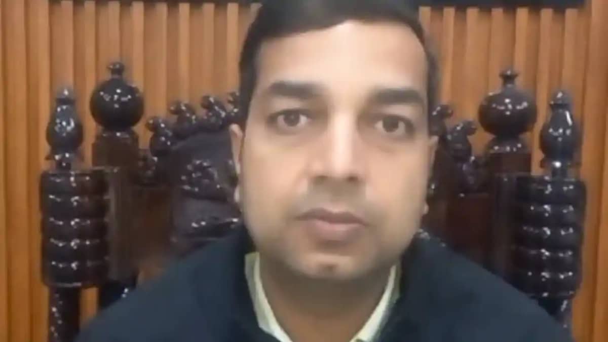 Bihar Election 2025 : मोतिहारी में चुनाव ड्यूटी से अनुपस्थित Bihar Election 2025 : मोतिहारी में चुनाव ड्यूटी से अनुपस्थित