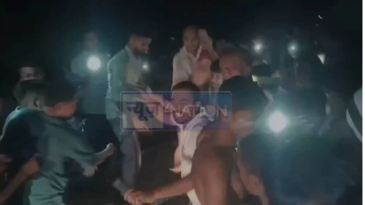 हाजीपुर में भीषण नाव हादसा: राघोपुर में गंगा नदी में पलटी ना हाजीपुर में भीषण नाव हादसा: राघोपुर में गंगा नदी में पलटी ना